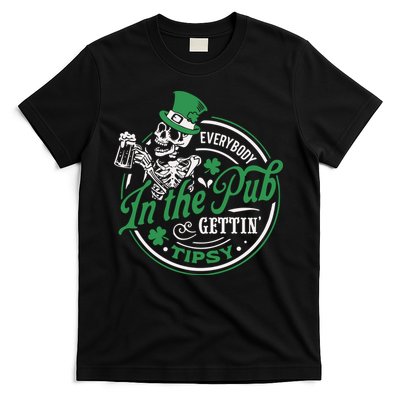 Everybody In The Pub Gettin Tipsy Shenanigans Drinking T-Shirt