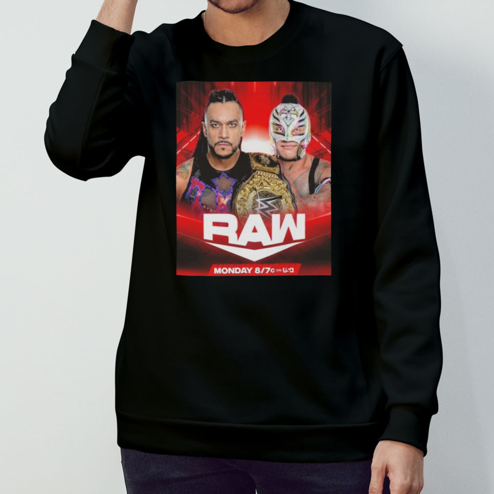 Damian Priest Vs Rey Mysterio World Heavyweight Champion 2024 T-shirt