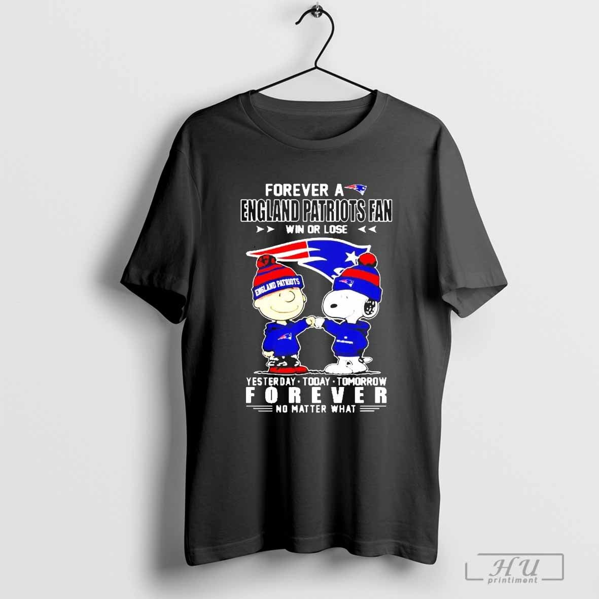 Snoopy x Charlie Brown forever a England Patriots fan win or lose T-shirt