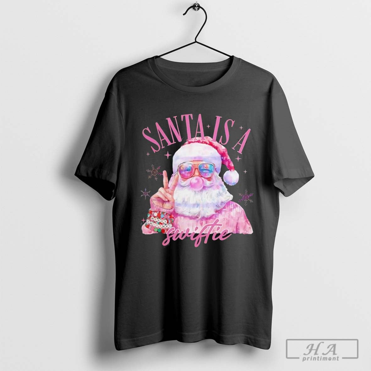 Santa Is A Swiftie Pink Christmas Santa Claus shirt