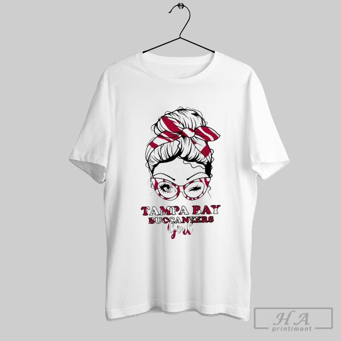 Tampa Bay Buccaneers Girl Messy Bun Fans T Shirt