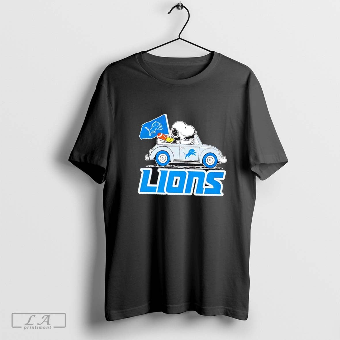 Snoopy driving Detroit Lions flag shirt