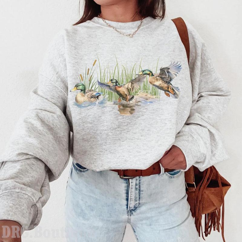 Retro Duck Mallard Scene Sweatshirt, 90s Nostalgia Animal Outfit Gift For Women's Shirt, Outdoor Wear Crewneck Cotton Fit