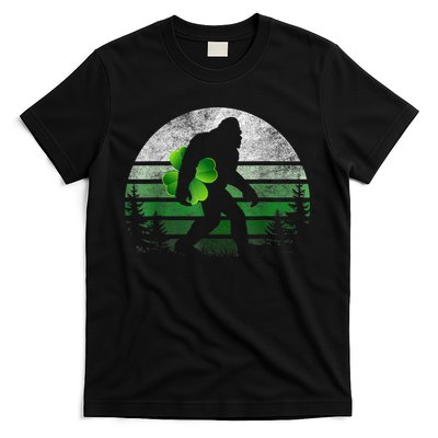 St Patricks Day Bigfoot Irish Shamrock Sasquatch Clover Leaf T-Shirt